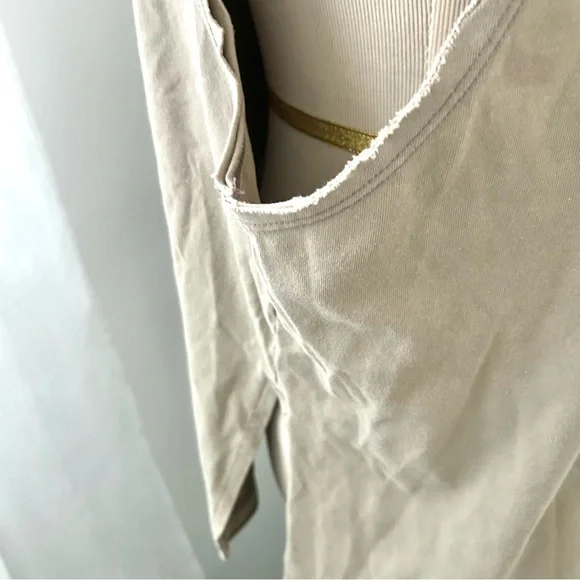 ☀️(A359) NEW Hot Shot Relaxed Sleeveless Top. Tan. Size: Medium - Picture 7 of 14